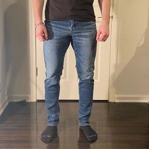 Brand new men’s American Eagle athletic skinny jean size 32x32 in mid wash